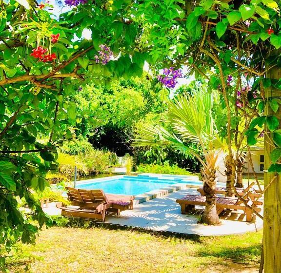 تختخواب و صبحانه The Good Life Eco Lodges Serenity & Wellness Resort Adult Only