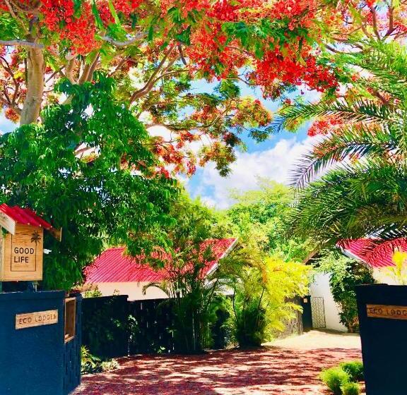 تختخواب و صبحانه The Good Life Eco Lodges Serenity & Wellness Resort Adult Only