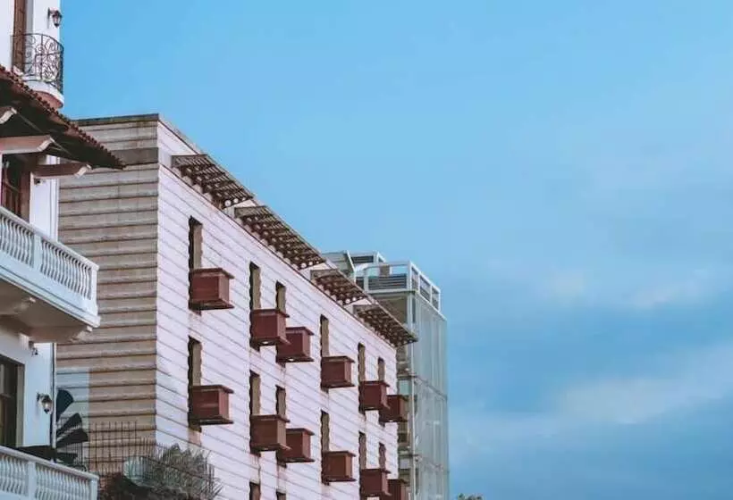 ホテル Viraj Sarovar Portico Jammu