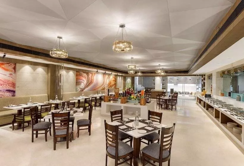 ホテル Viraj Sarovar Portico Jammu