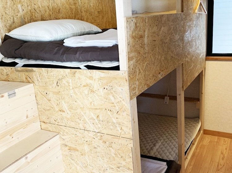 Enoshima Living  Hostel