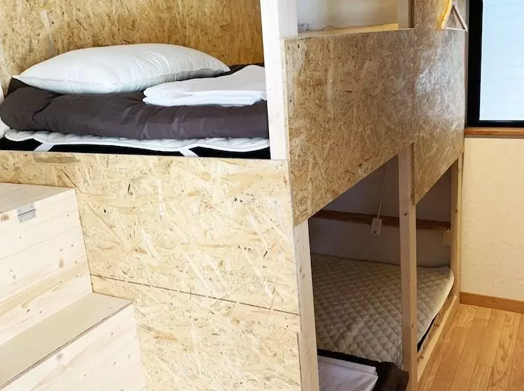Enoshima Living  Hostel