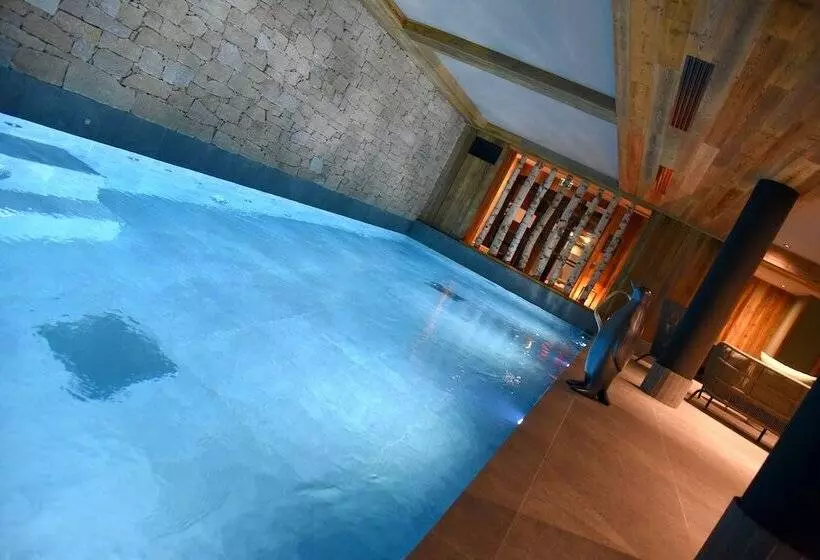 هتل Mont Blanc Val D Isere
