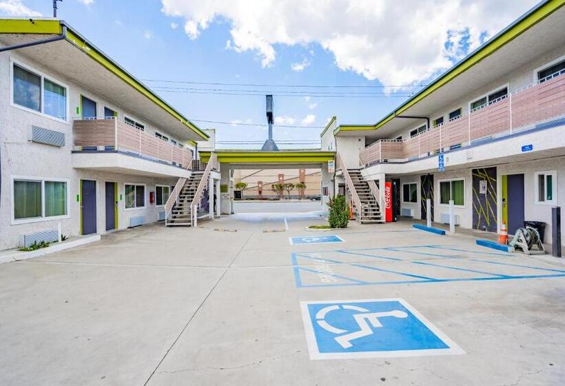 汽车旅馆  Exclusivo Inn And Suites