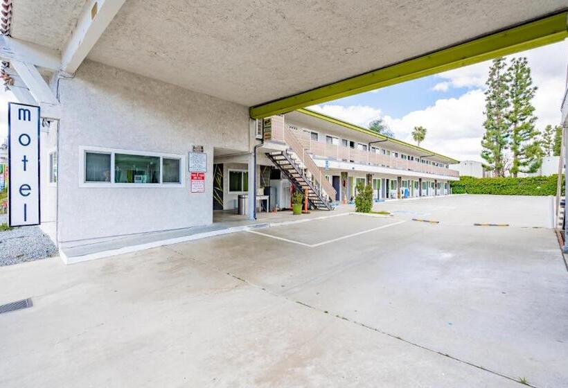 汽车旅馆  Exclusivo Inn And Suites