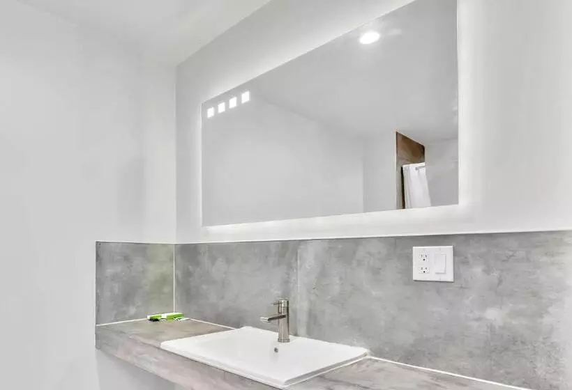 Motelli Exclusivo Inn And Suites