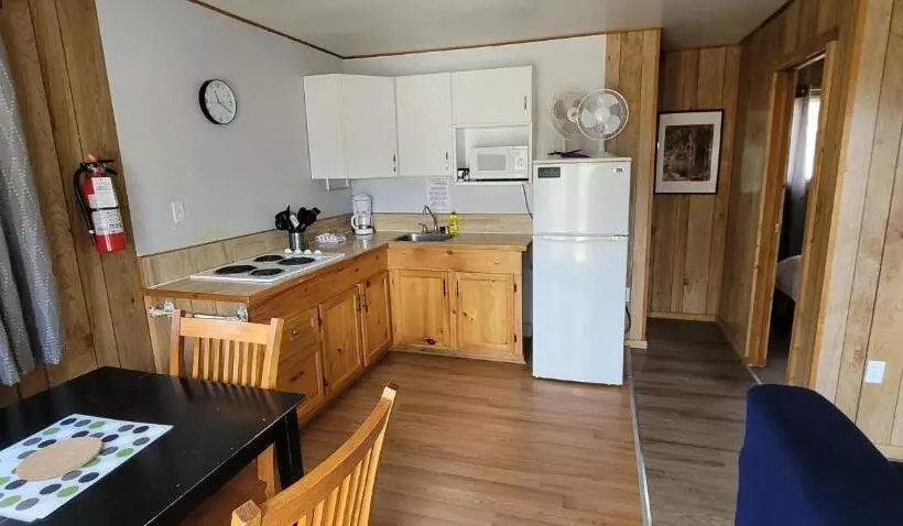 Parkway Cottage Resort And Trading Post