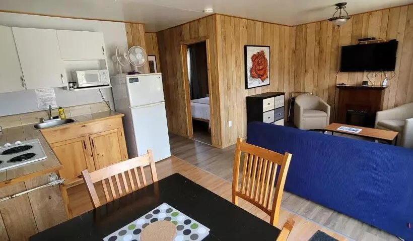 Parkway Cottage Resort And Trading Post