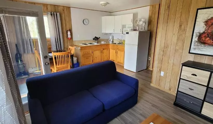 Parkway Cottage Resort And Trading Post