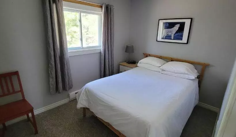 Parkway Cottage Resort And Trading Post