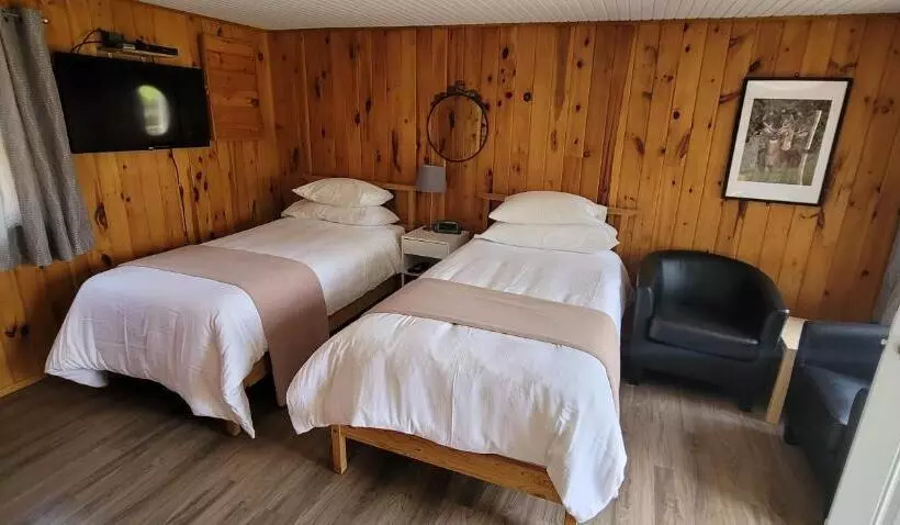 Parkway Cottage Resort And Trading Post