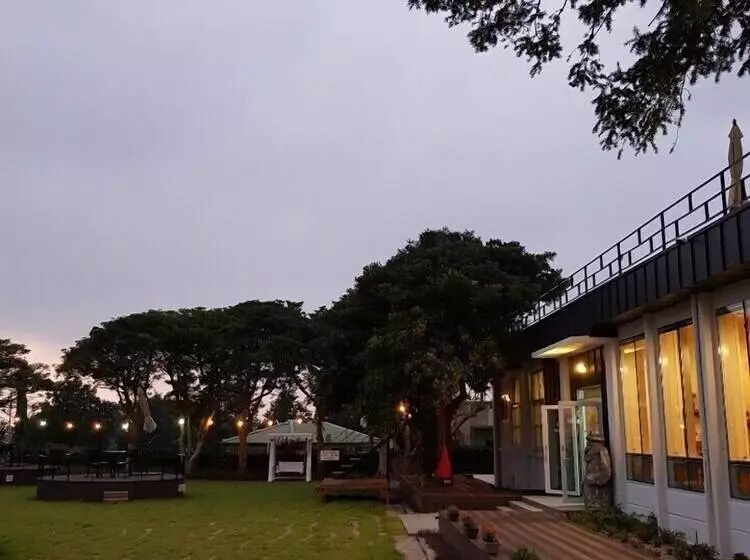 پانسیون Jeju Eoeumbungyo 1963 Guesthouse