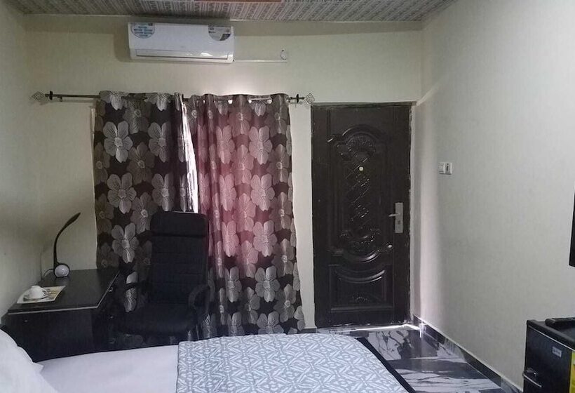 Bright Hotel & Suites