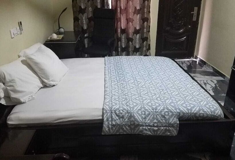 Bright Hotel & Suites