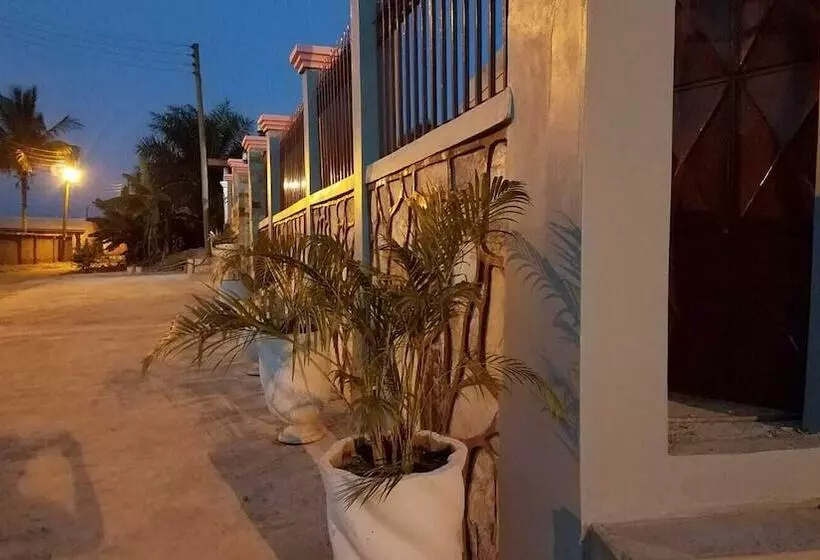 Bright Hotel & Suites