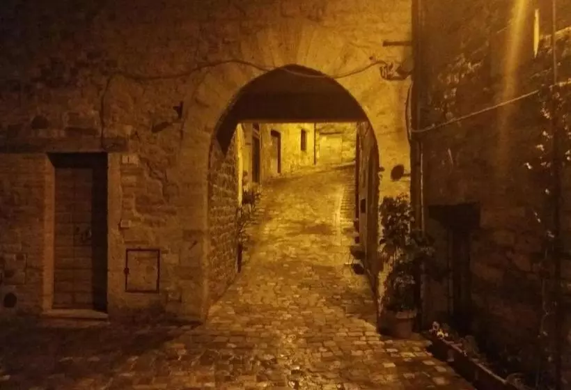 Hotelli Albergo Montenerone