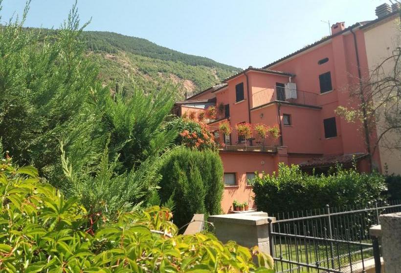 בית מלון כפרי Albergo Montenerone