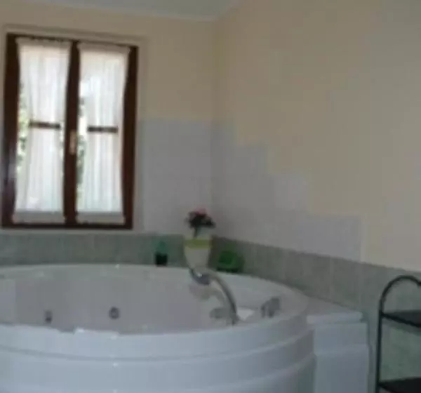 Hotelli Albergo Montenerone