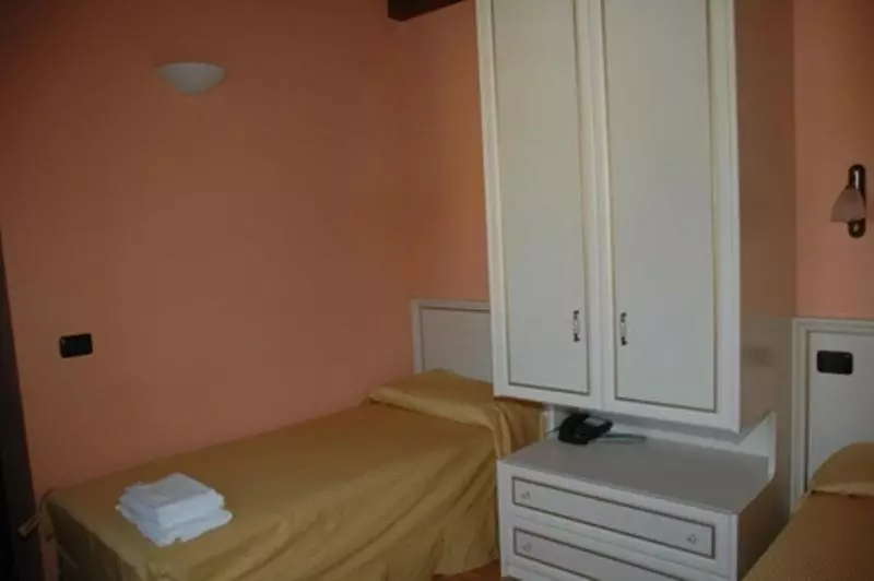 Hotelli Albergo Montenerone