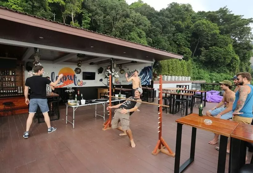 هتل Balcony Party Hostel Beachfront   Adults Only