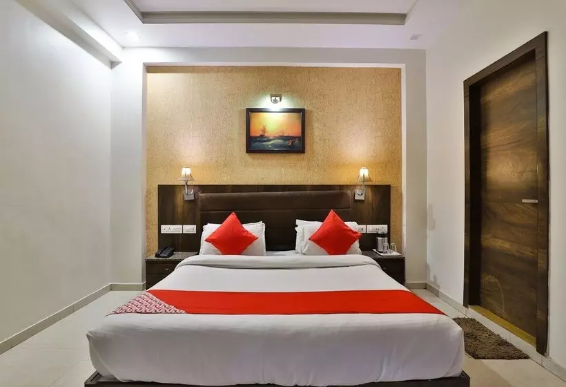 ホテル Radhe By Oyo Rooms