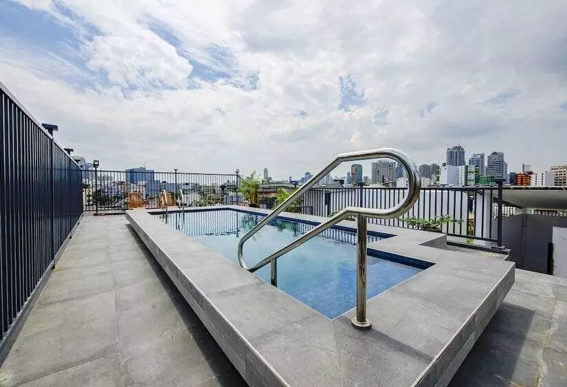 ホテル Super Capital O 232 Premium Nest Nano Suites Fort