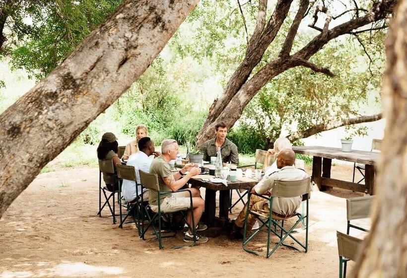 Отель Tanda Tula Safari Camp