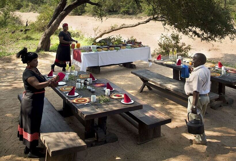 Отель Tanda Tula Safari Camp