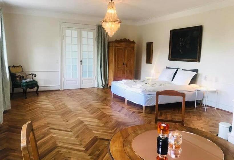 Lehnshøj Bed & Breakfast