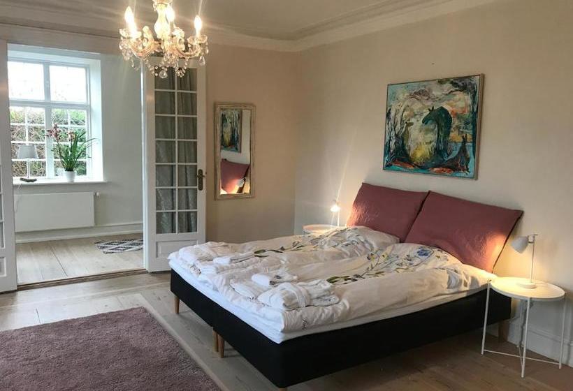 Lehnshøj Bed & Breakfast