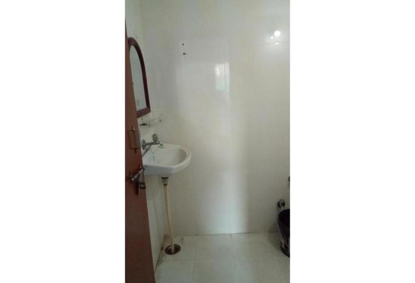 Отель Budget Rooms On Vip Road