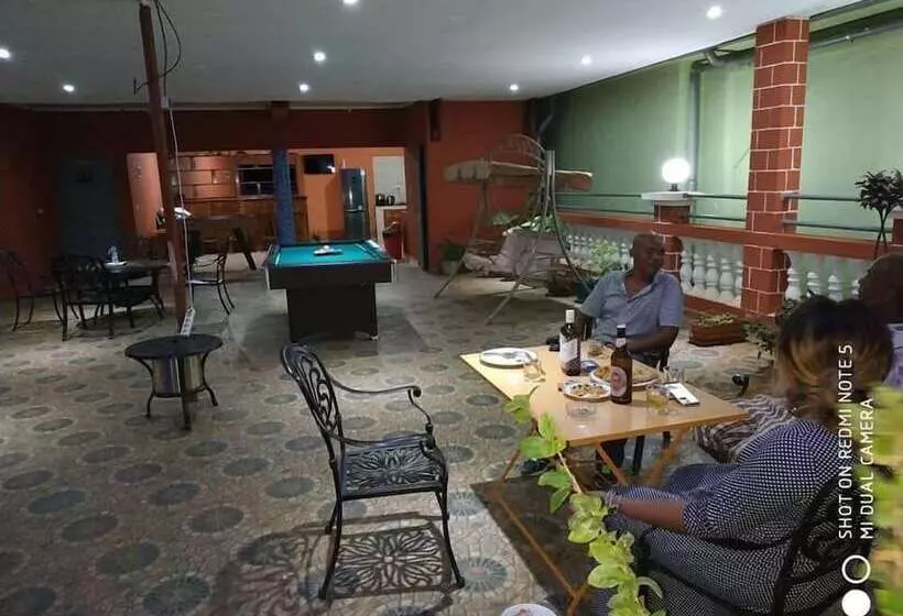 هتل Hôtel Golden House