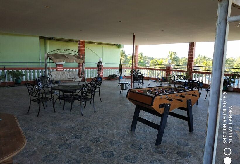 هتل Hôtel Golden House