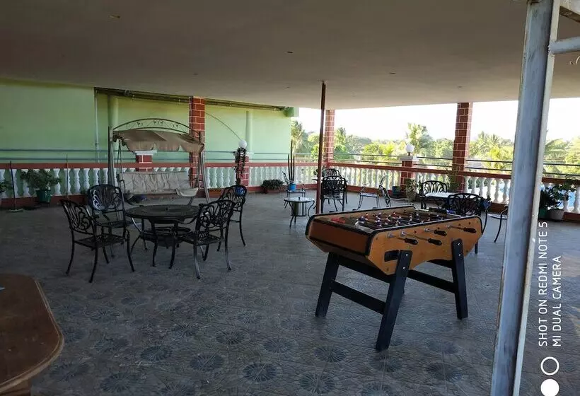 هتل Hôtel Golden House