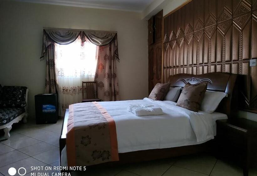 هتل Hôtel Golden House