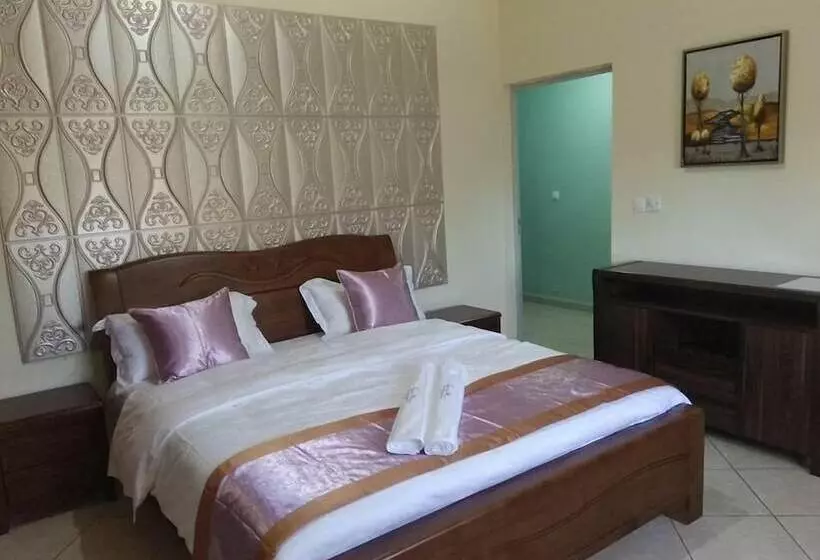 هتل Hôtel Golden House