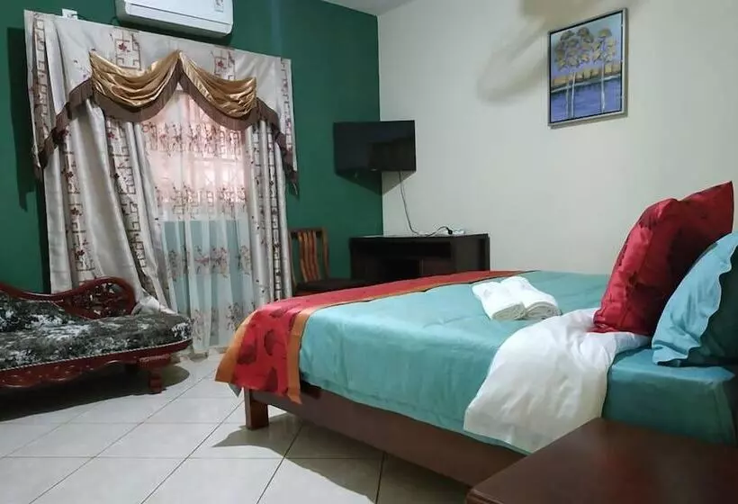 هتل Hôtel Golden House