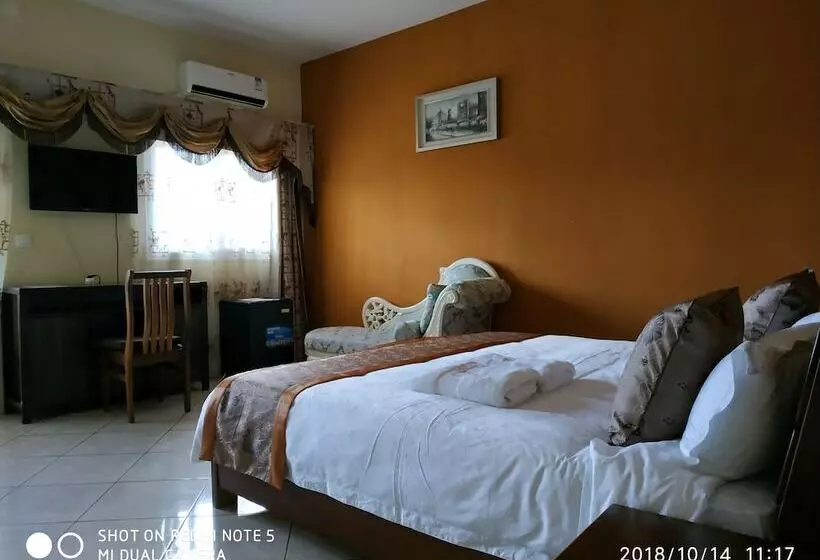 هتل Hôtel Golden House