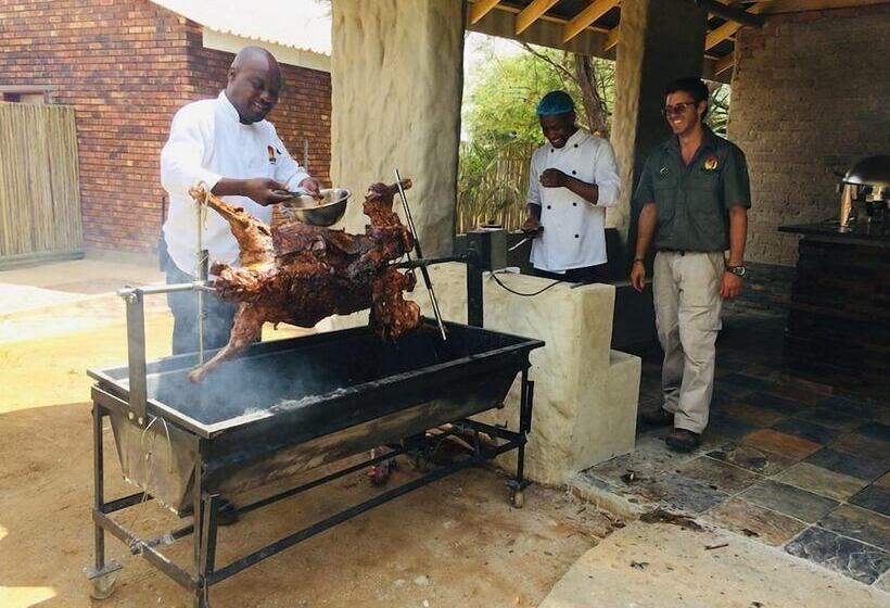 هتل Manong Game Lodge