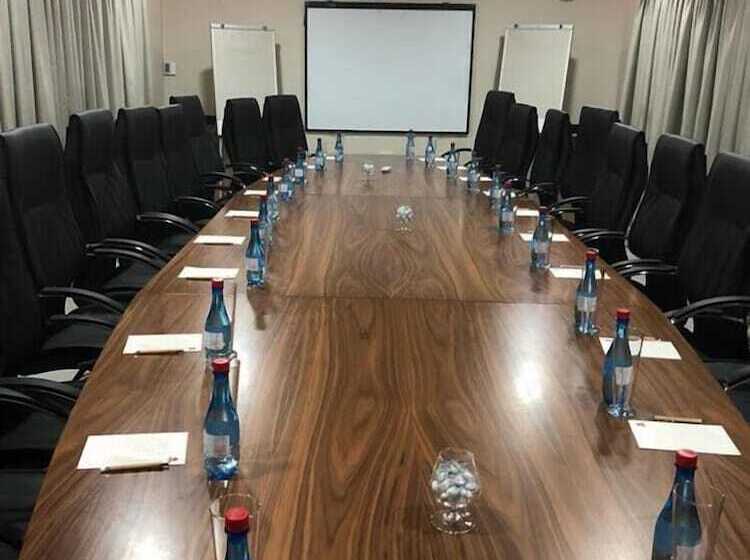 هتل Manong Game Lodge