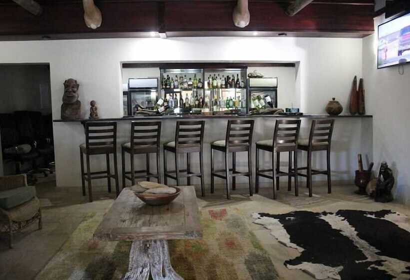 هتل Manong Game Lodge