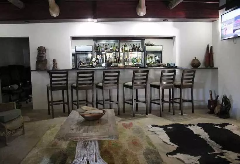 هتل Manong Game Lodge