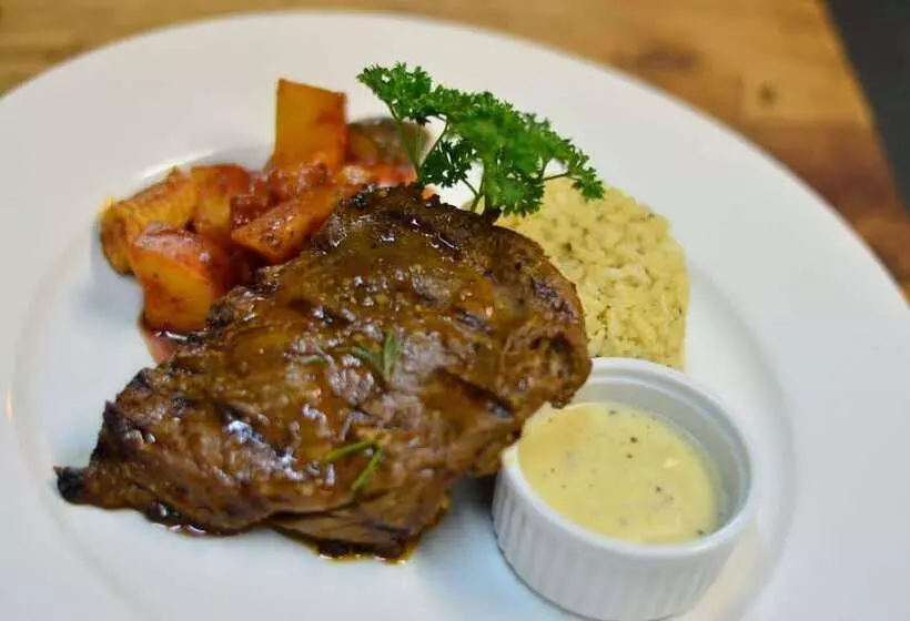 هتل Manong Game Lodge