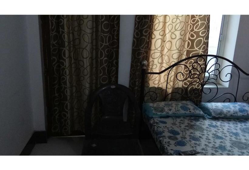 Отель Budget Rooms On Vip Road