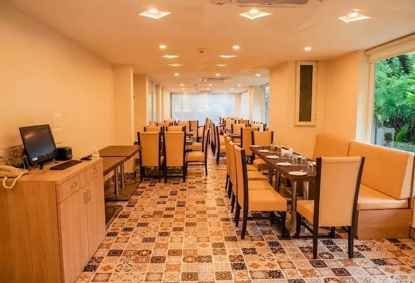 Hotelli Regent Laguna