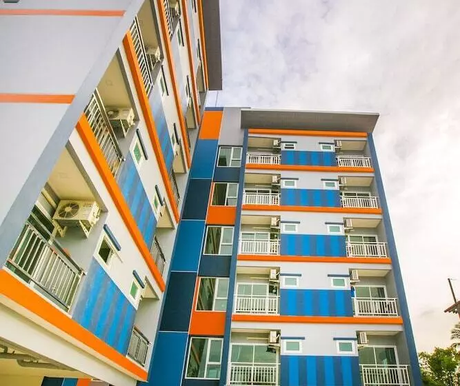 ホテル Thawan Apartment