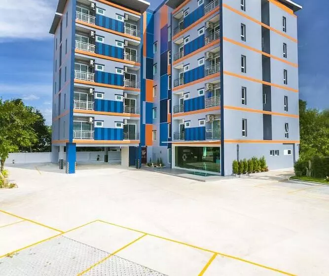 ホテル Thawan Apartment