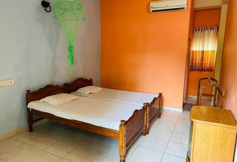 Hotel Prasanna