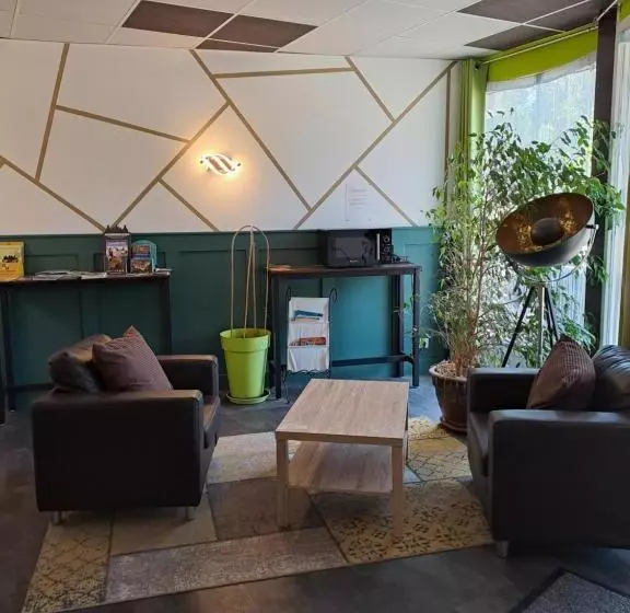 Hotelli Hôtel Le Grand Chêne