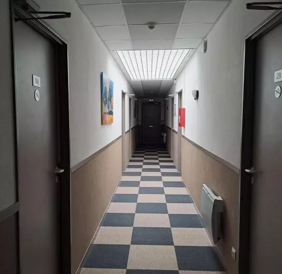 Hotelli Hôtel Le Grand Chêne